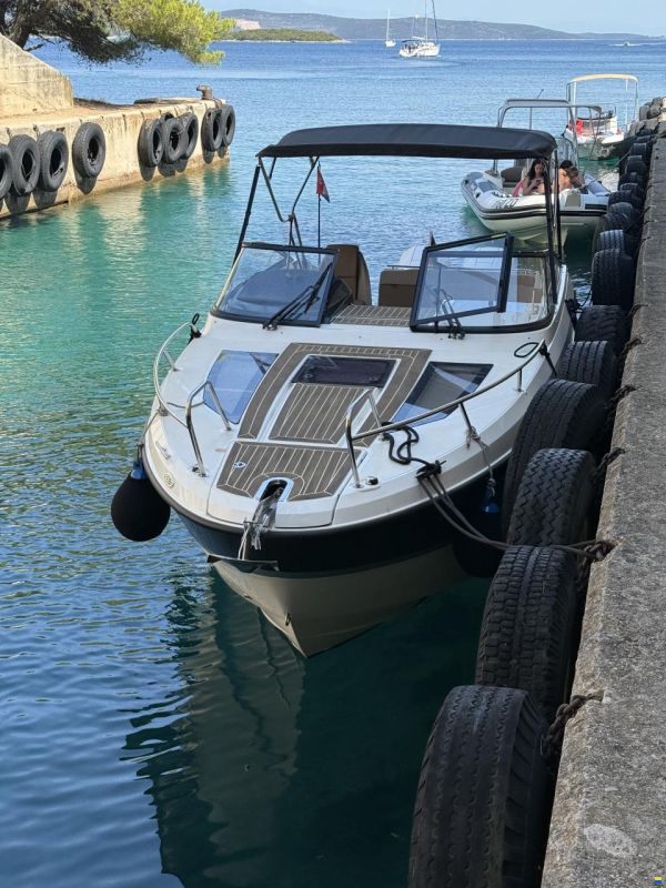 Quicksilver 805 Active Cruiser