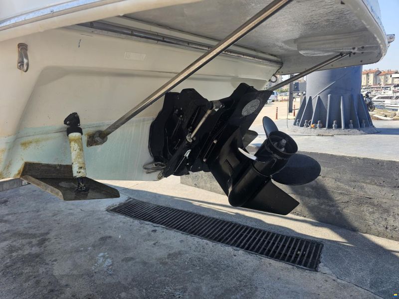Sea Ray 230DA
