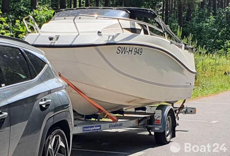 Brunswick Quicksilver 455 Cabin
