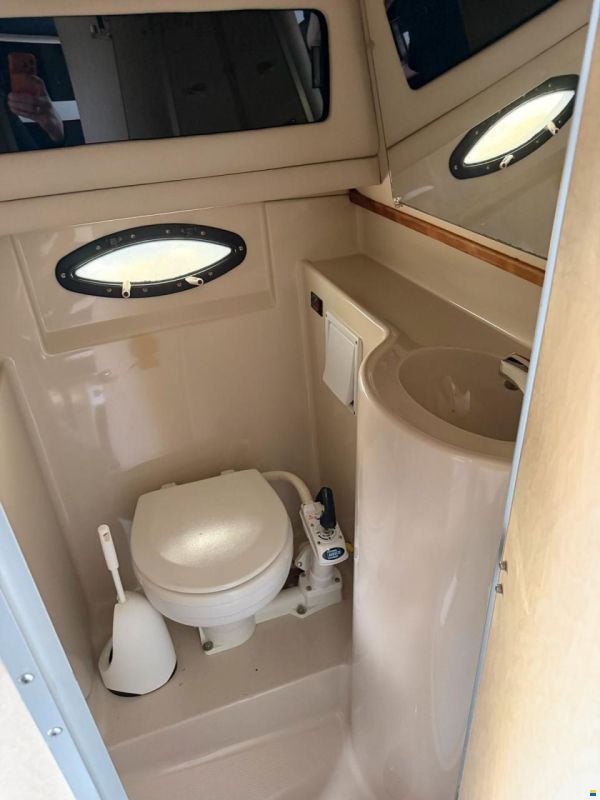 Maxum 2300 SCR