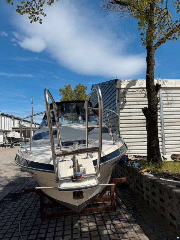 Maxum 2300 SCR