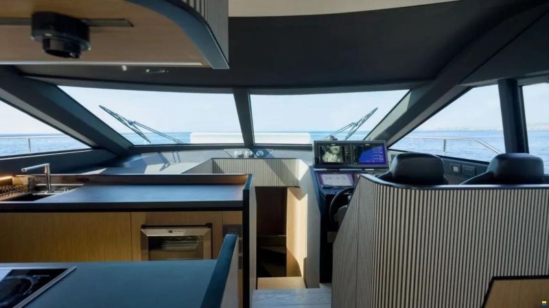 Ferretti 720