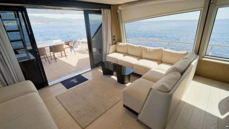 Ferretti 720