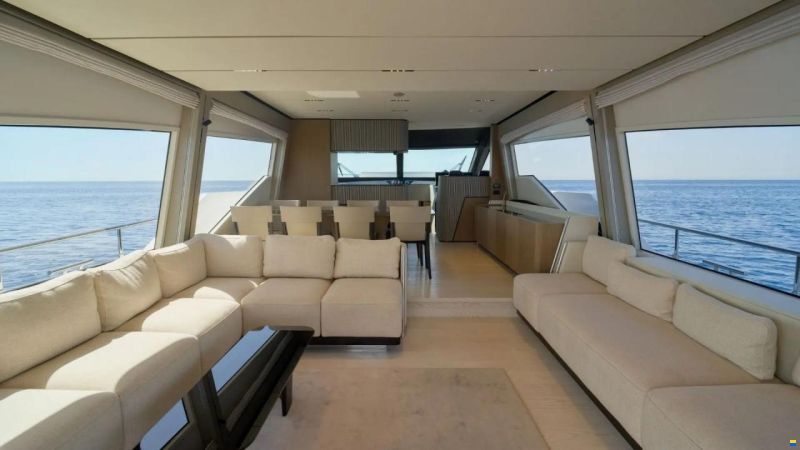 Ferretti 720