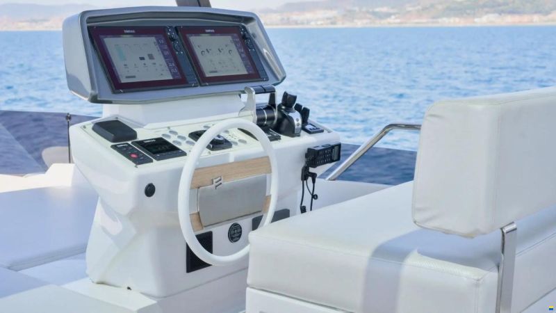 Ferretti 720