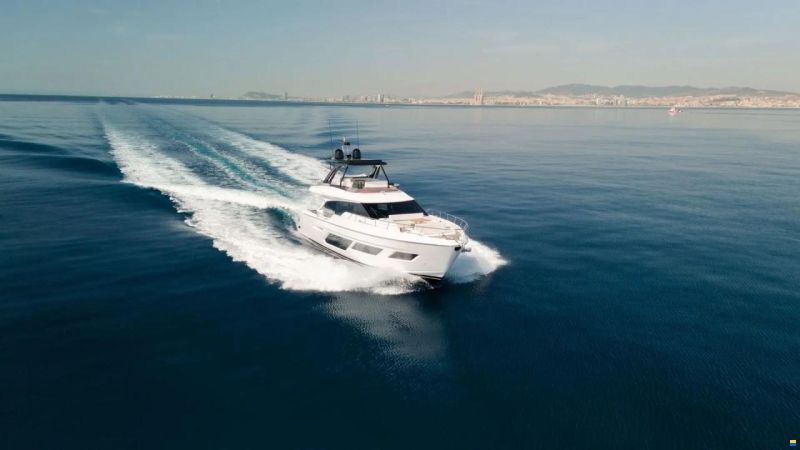 Ferretti 720