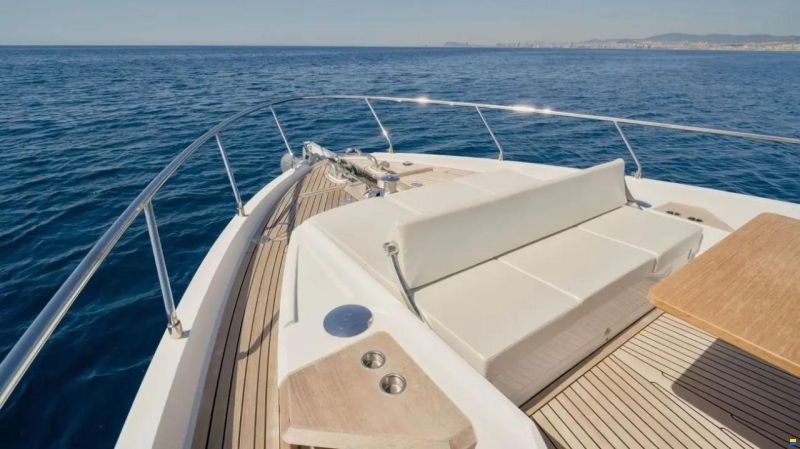 Ferretti 720