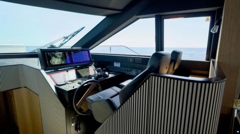 Ferretti 720