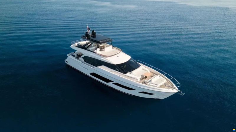 Ferretti 720