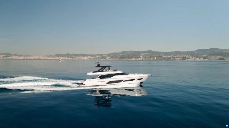 Ferretti 720