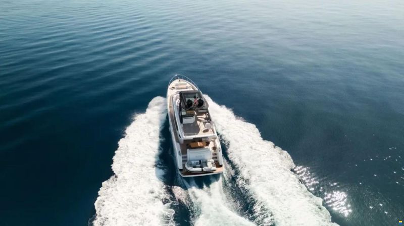 Ferretti 720