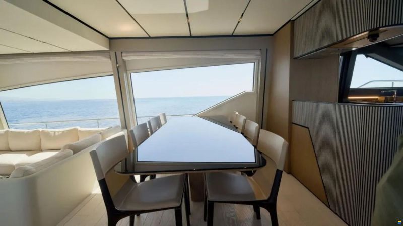Ferretti 720