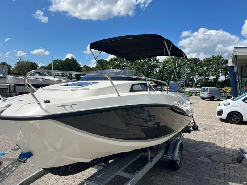 Quicksilver 555 Cabin