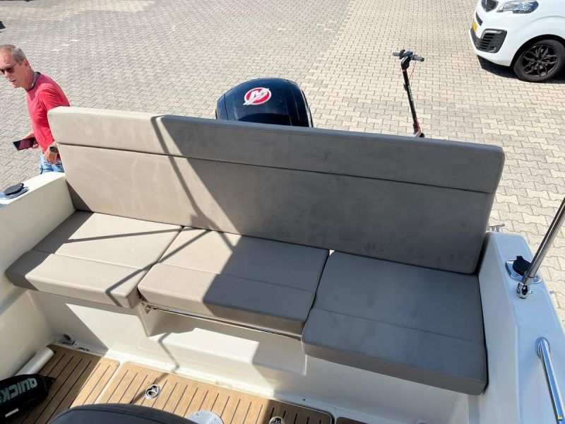 Quicksilver 555 Cabin