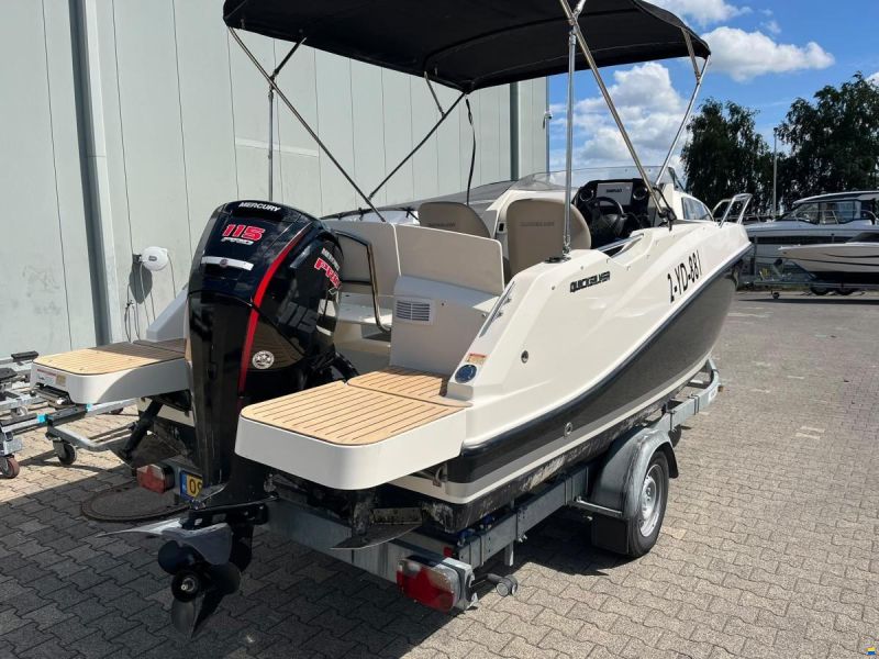 Quicksilver 555 Cabin