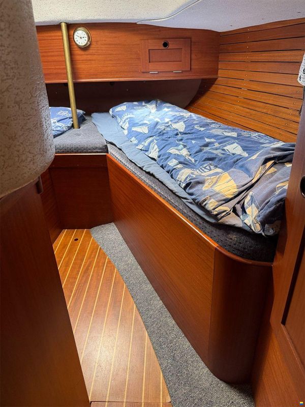 Hallberg-Rassy 352