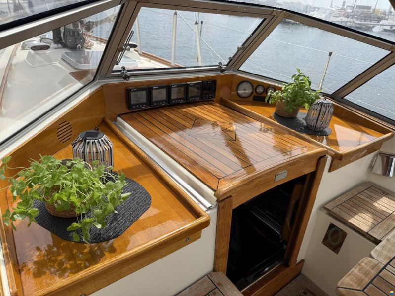 Hallberg-Rassy 352