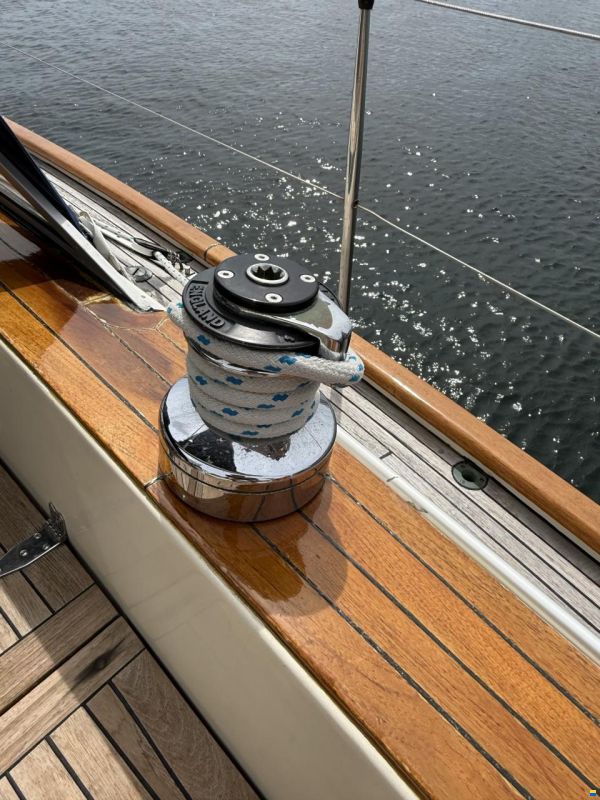 Hallberg-Rassy 352