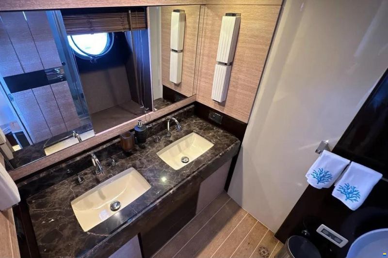 Azimut 70