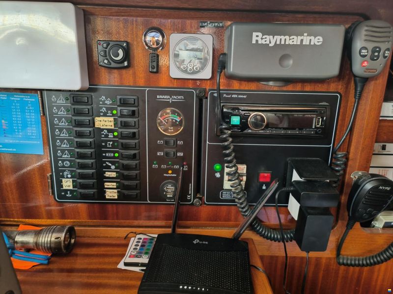 Bavaria 37