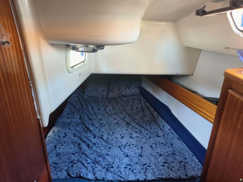 Bavaria 37