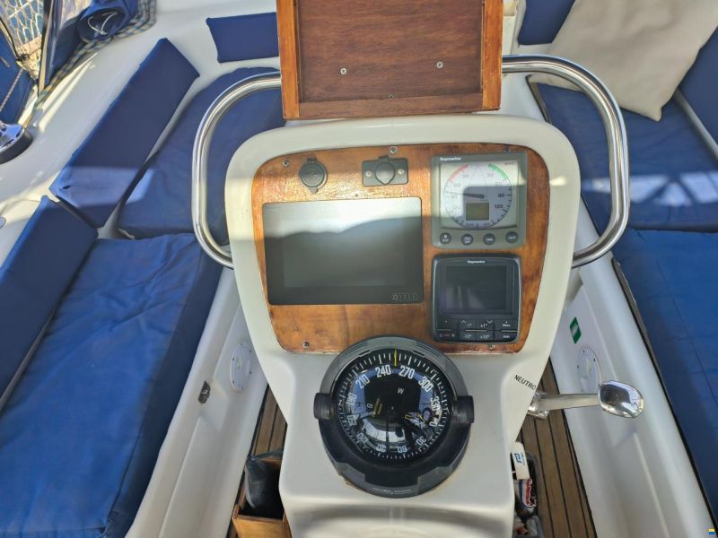 Bavaria 37