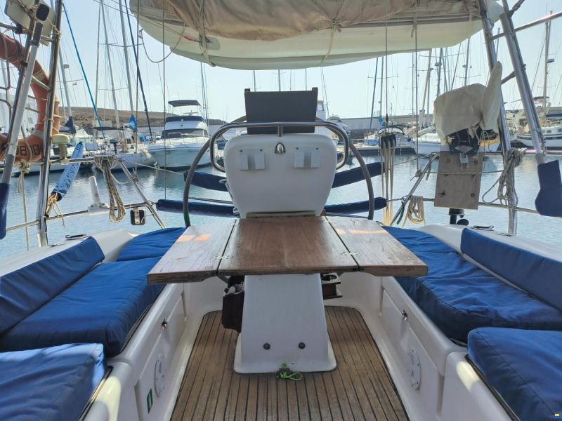 Bavaria 37