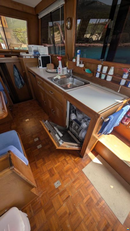 Edership Trawler 39