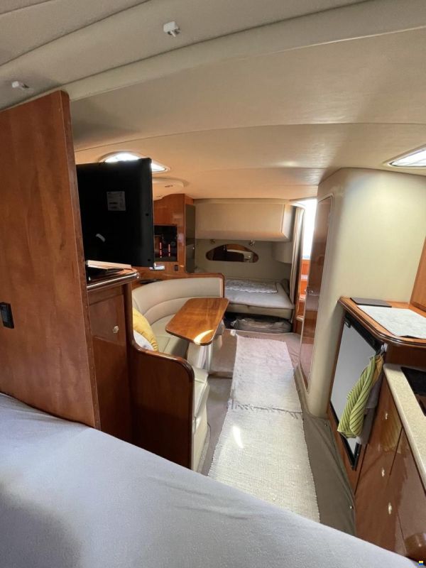 Cruisers 320 Express