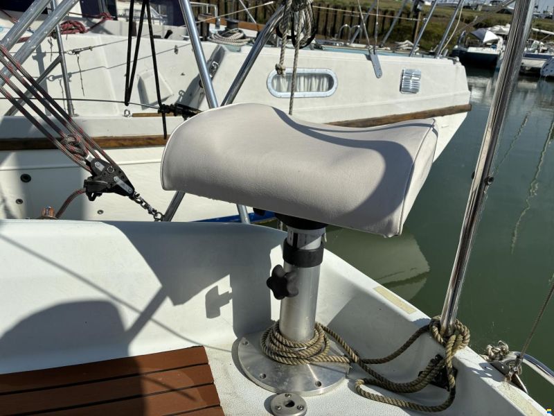Hunter Channel 27