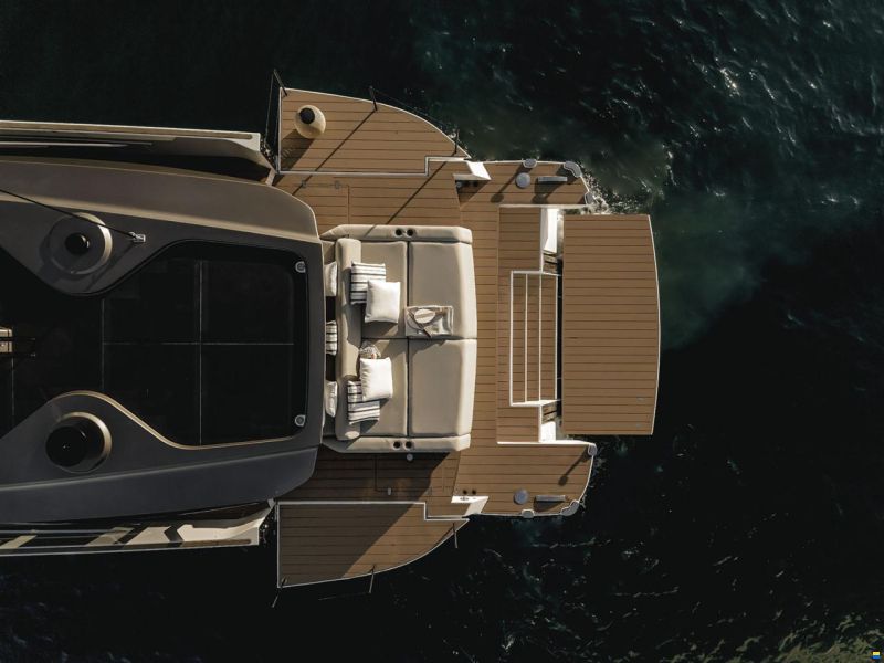 Azimut Seadeck 6