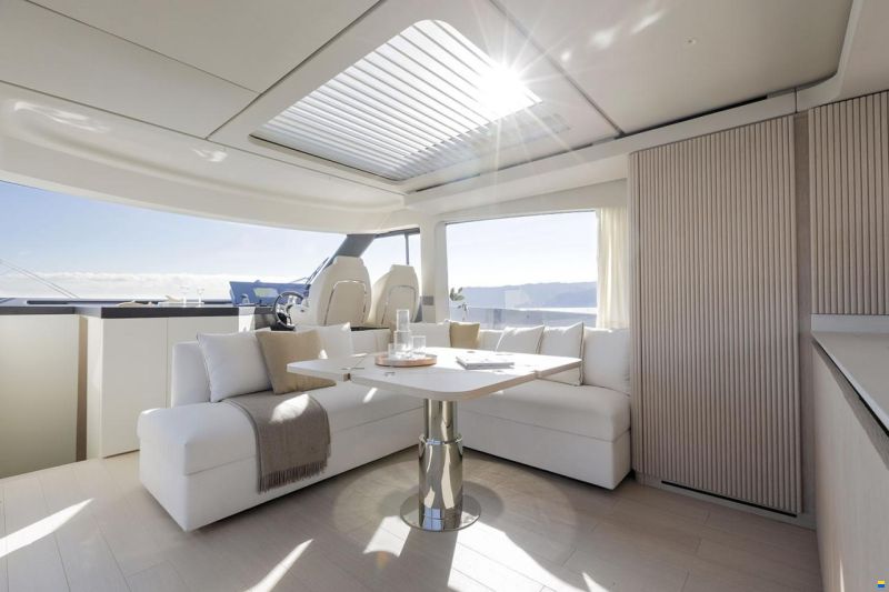 Azimut Seadeck 6
