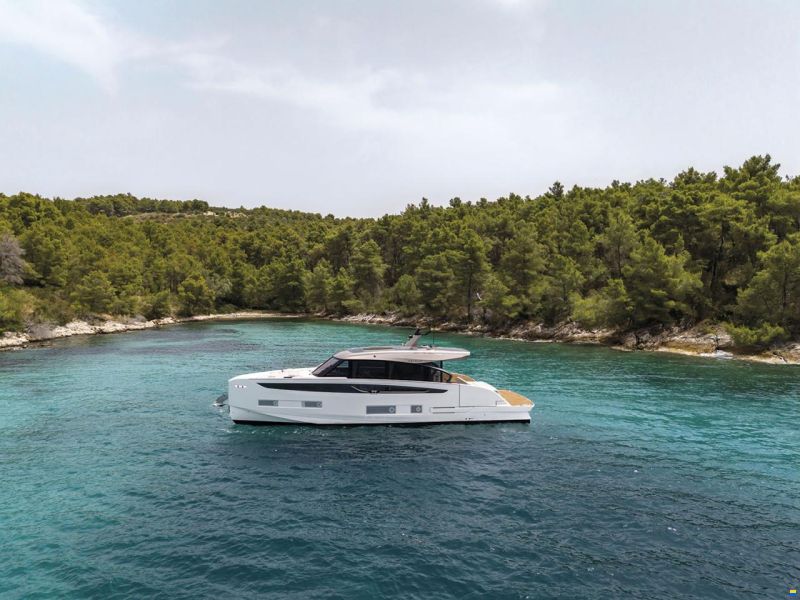 Azimut Seadeck 6