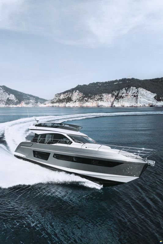 Azimut Fly 53