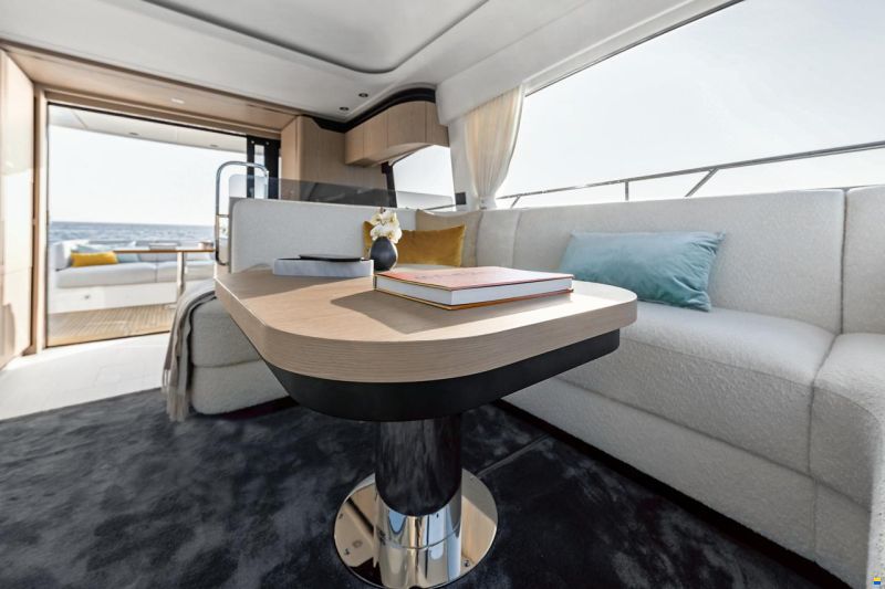Azimut Fly 53