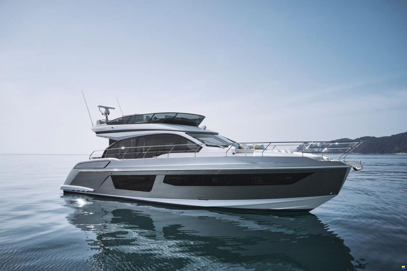 Azimut Fly 53
