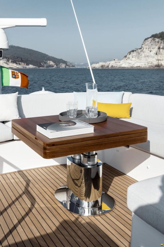 Azimut Fly 53
