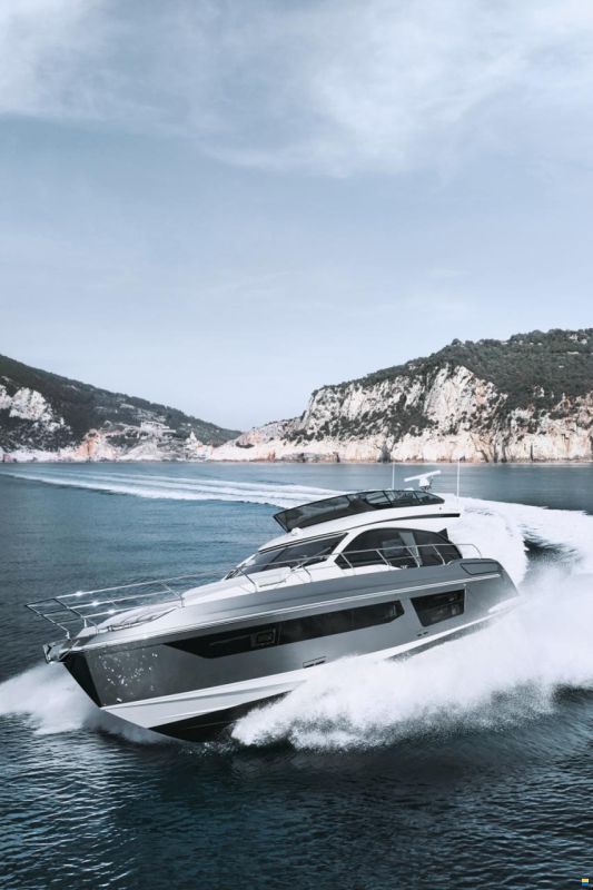 Azimut Fly 53