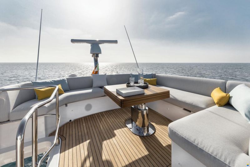 Azimut Fly 53