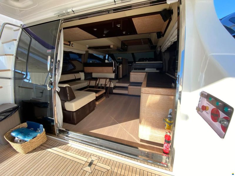 Azimut 64 FLYBRIDGE