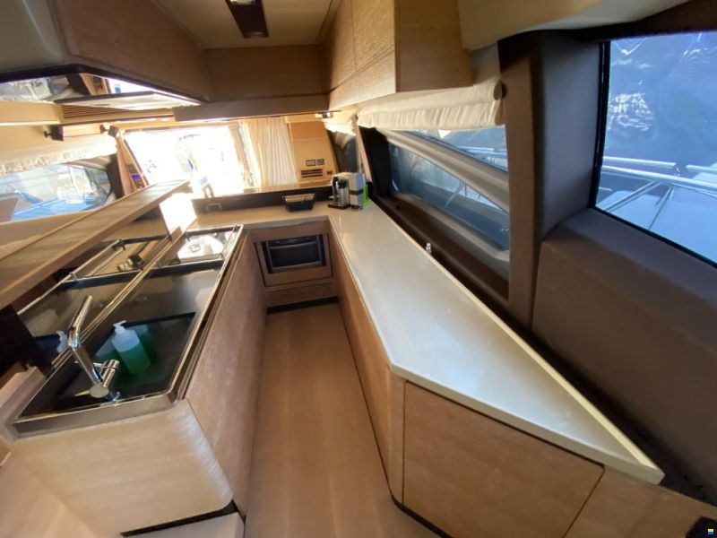 Azimut 64 FLYBRIDGE