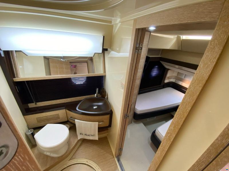 Azimut 64 FLYBRIDGE