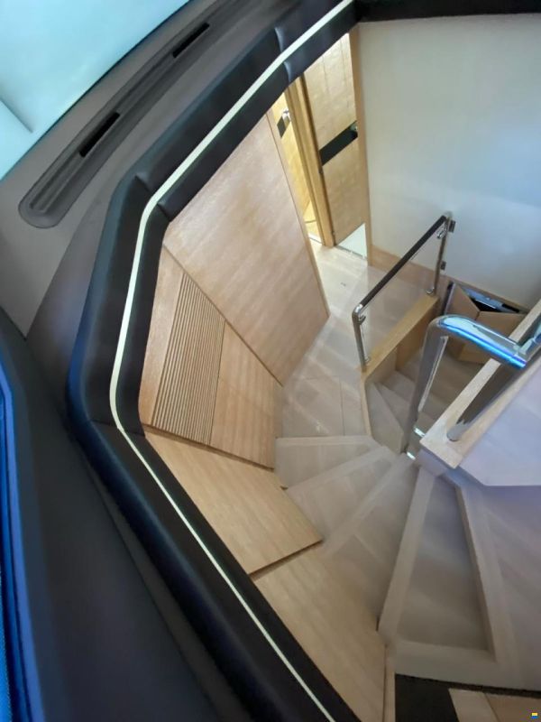 Azimut 64 FLYBRIDGE