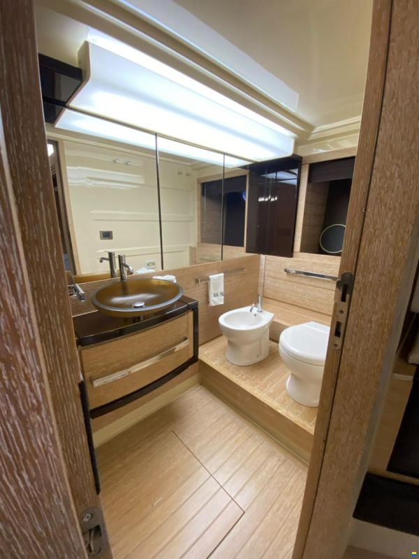 Azimut 64 FLYBRIDGE