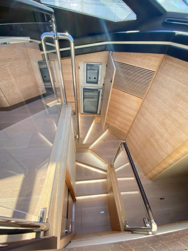 Azimut 64 FLYBRIDGE