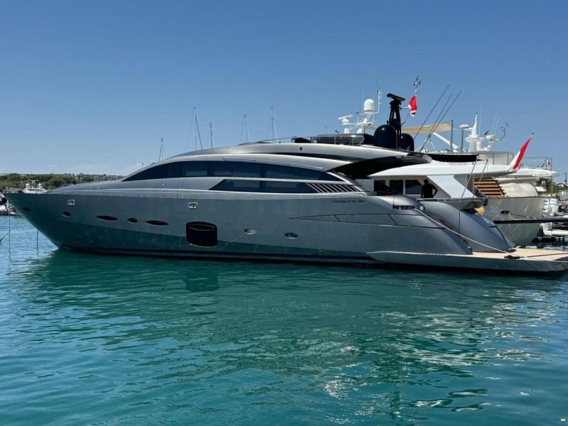 Pershing 92