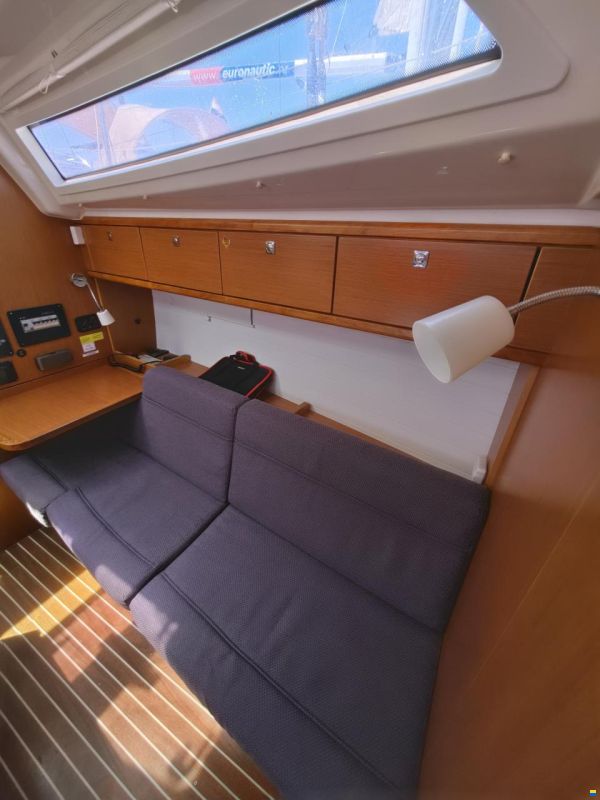 Bavaria CRUISER 37