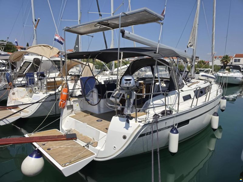 Bavaria CRUISER 37