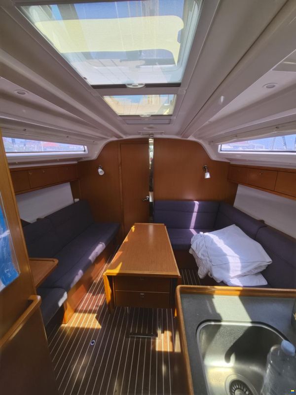 Bavaria CRUISER 37