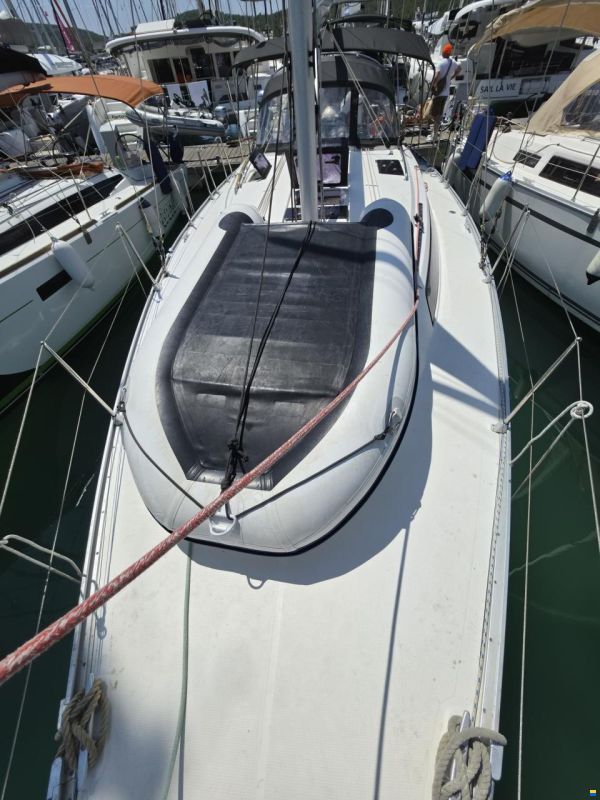 Bavaria CRUISER 37